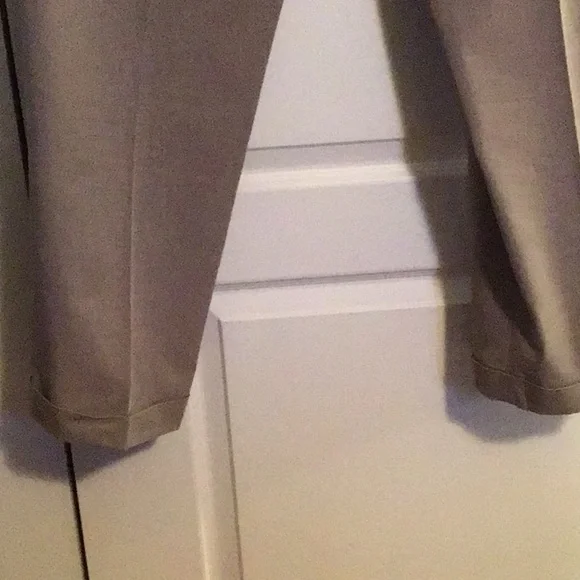 Bills khaki classic fit size 34 in excellent condition